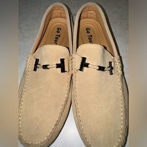 Men’s tan loafers, size 8.5